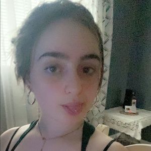 Meet your Posher, Monica